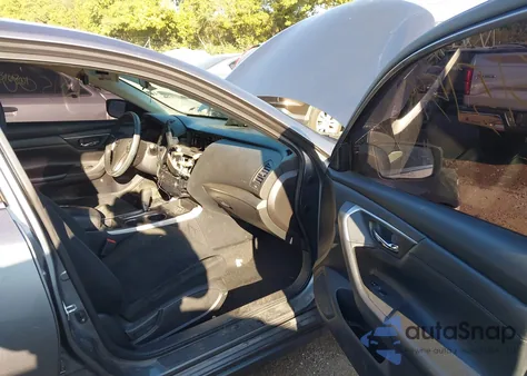 2015 Nissan Altima 2.5 S из США, поврежденный, VIN 1N4AL3AP2FC584374